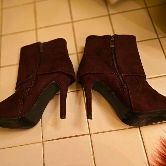 BUCCO BURGUNDY BOOTIES - Picture 1 of 10